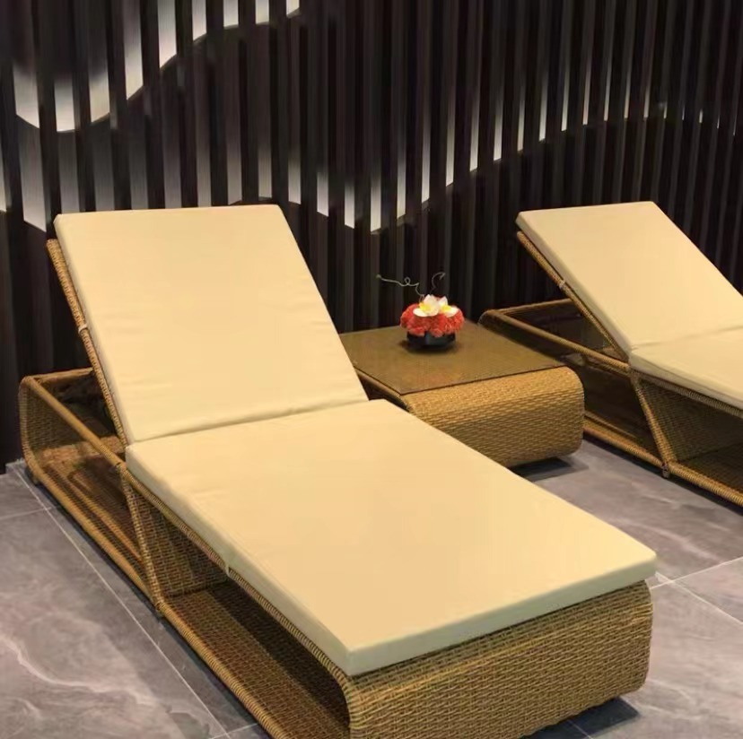 Outdoor Furniture In Bali - Lettini Prendisole Regolabili in Rattan per